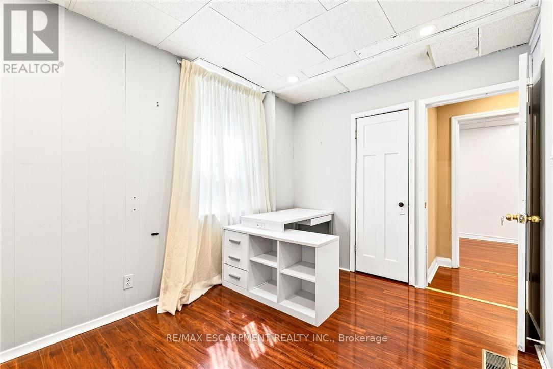111 Leland Street, Hamilton, Ontario  L8S 3A3 - Photo 20 - X12589962