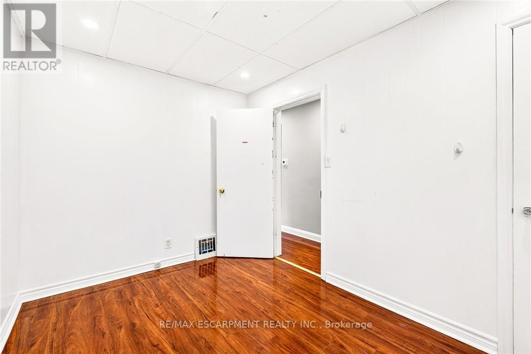 111 Leland Street, Hamilton, Ontario  L8S 3A3 - Photo 22 - X12589962