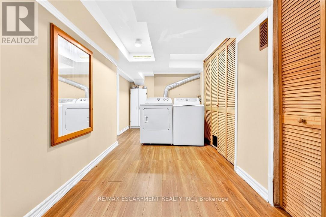 111 Leland Street, Hamilton, Ontario  L8S 3A3 - Photo 33 - X12589962