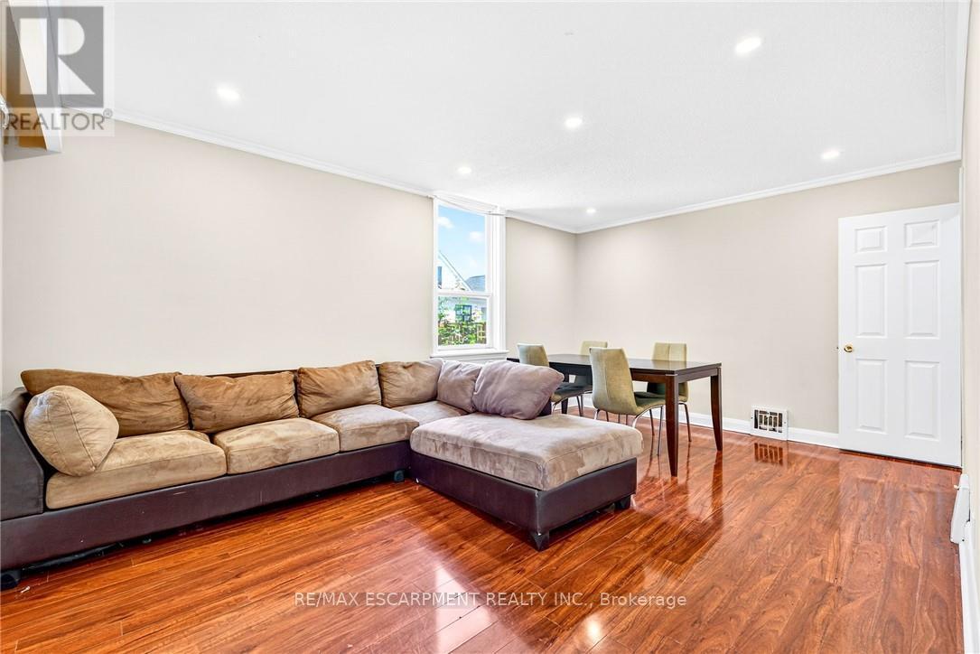 111 Leland Street, Hamilton, Ontario  L8S 3A3 - Photo 9 - X12589962