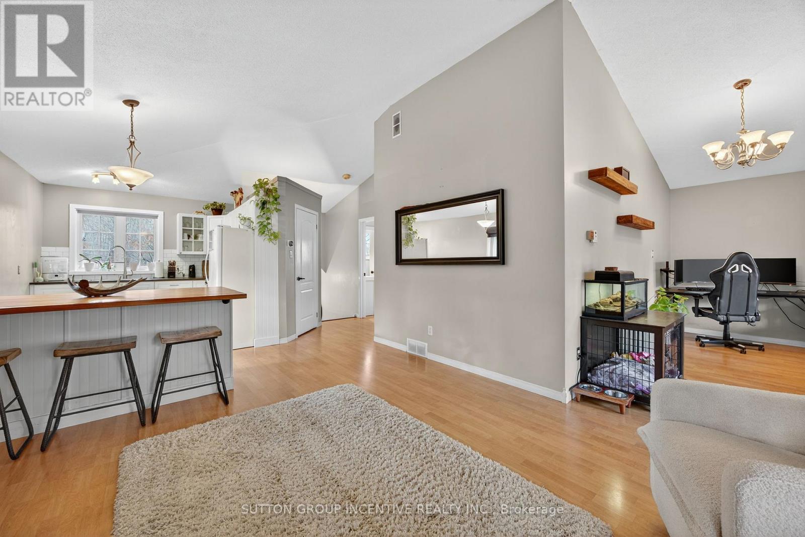 351 Chub Lake Road, Huntsville, Ontario  P1H 1S4 - Photo 7 - X12589998