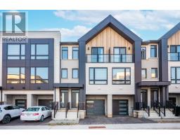 76 - 55 TOM BROWN DRIVE-28;