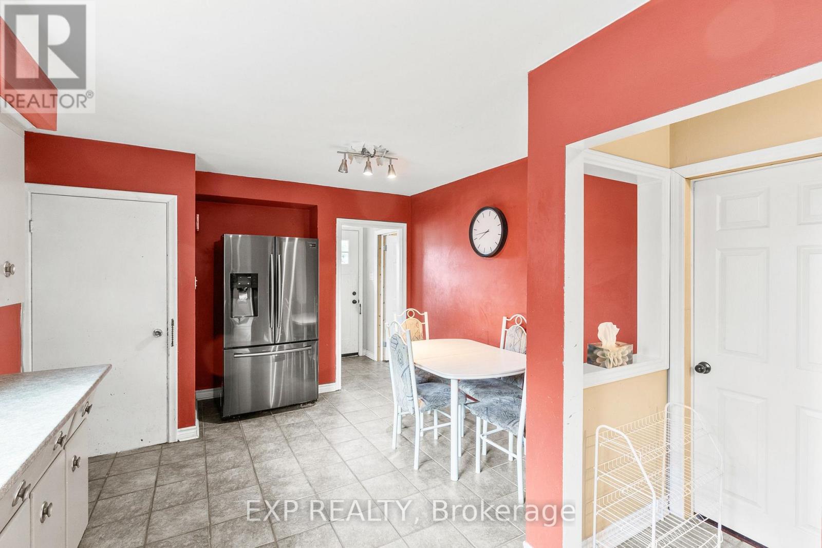 61 Radford Street, Hamilton, Ontario  L8S 3E5 - Photo 6 - X12590144