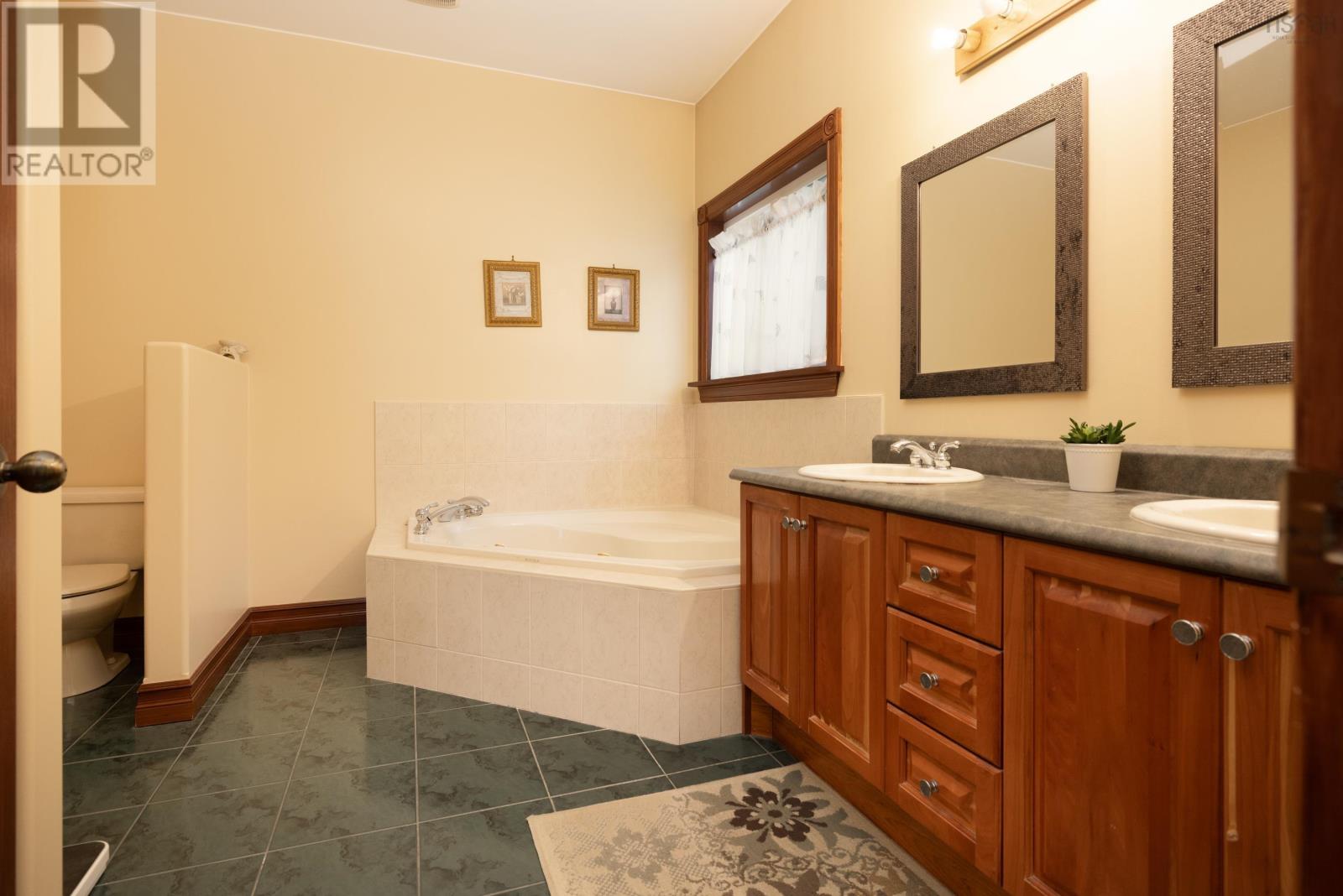 11 Millview Avenue, Bedford, Nova Scotia  B4A 1G8 - Photo 18 - 202528816