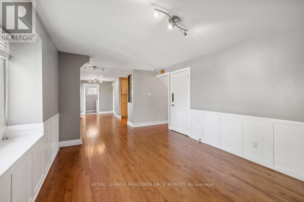 2045 Deerhurst Court, Ottawa, Ontario K1J 8H2 - Photo 16 - X12587136