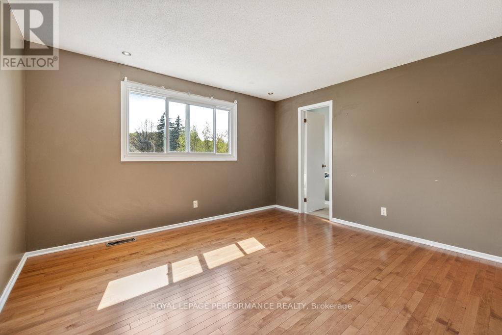 2045 Deerhurst Court, Ottawa, Ontario K1J 8H2 - Photo 32 - X12587136