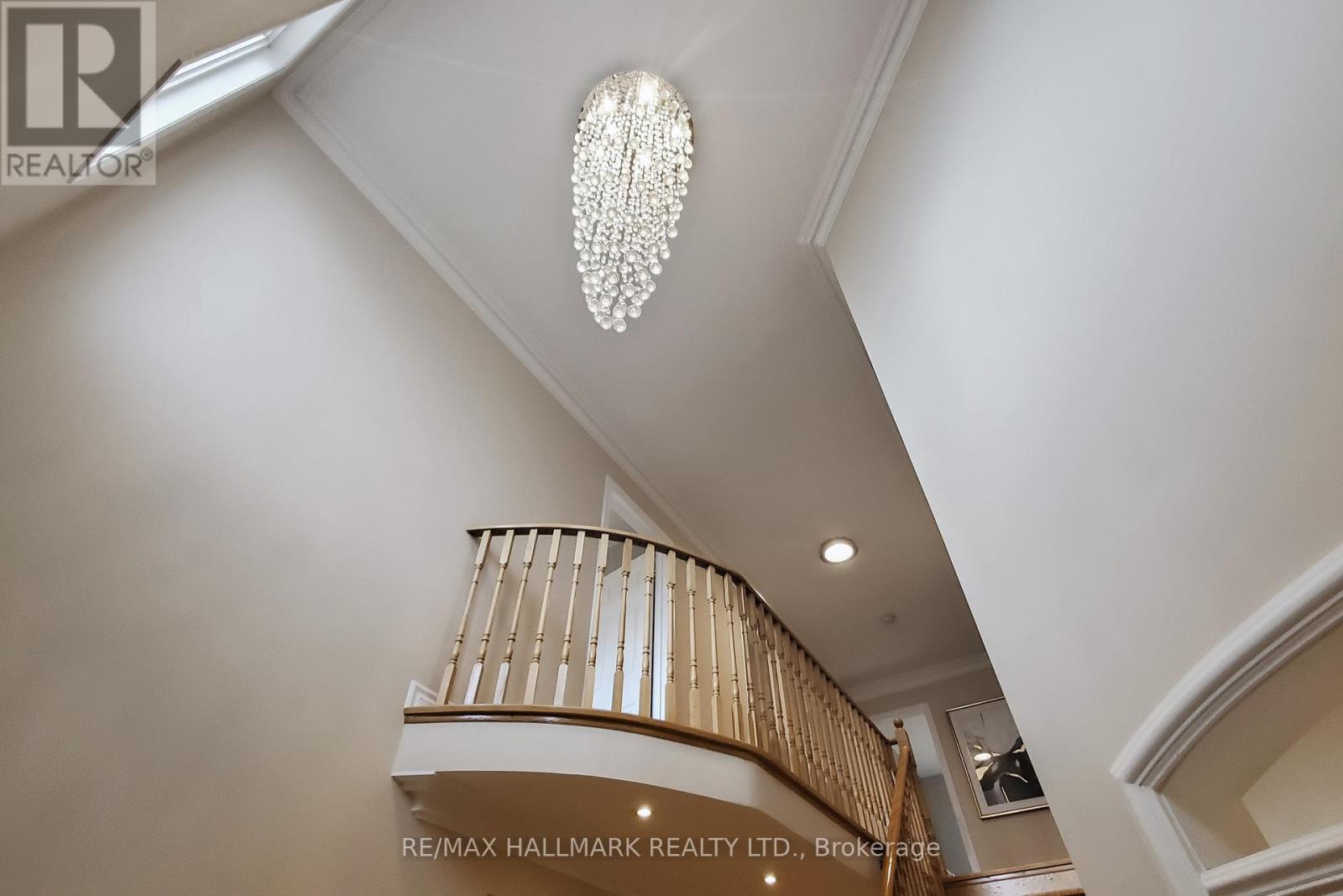 20 Palomino Drive, Richmond Hill, Ontario  L4C 0P8 - Photo 4 - N12590026