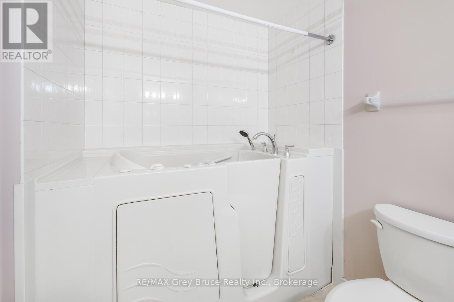 410 - 2555 3rd Ave Avenue W, Owen Sound, Ontario  N4K 6T8 - Photo 32 - X12453912