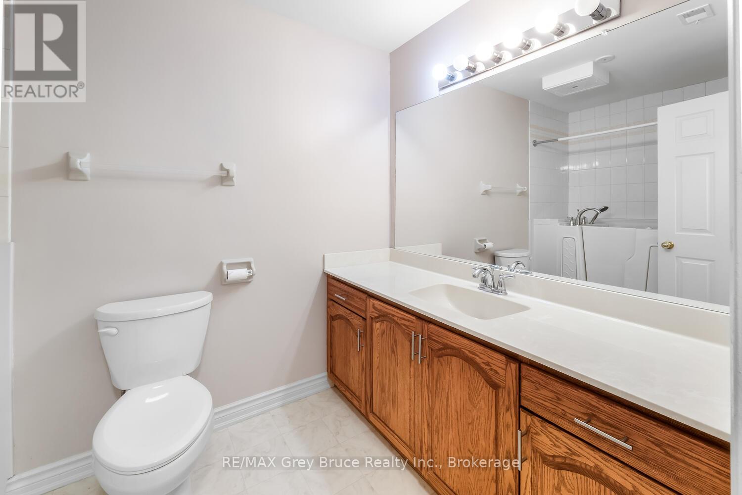 410 - 2555 3rd Ave Avenue W, Owen Sound, Ontario  N4K 6T8 - Photo 33 - X12453912