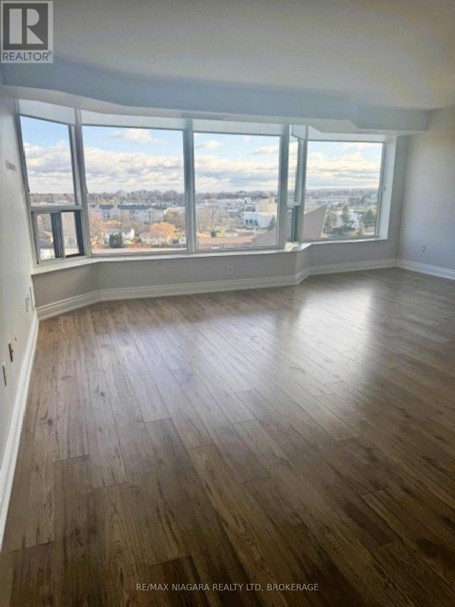 911 - 81 Scott Street, St. Catharines, Ontario  L2N 7L5 - Photo 6 - X12385382