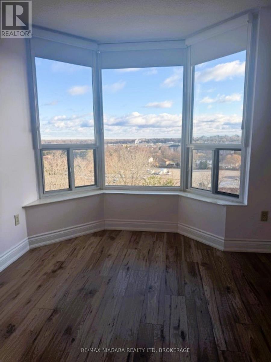 911 - 81 Scott Street, St. Catharines, Ontario  L2N 7L5 - Photo 12 - X12385382