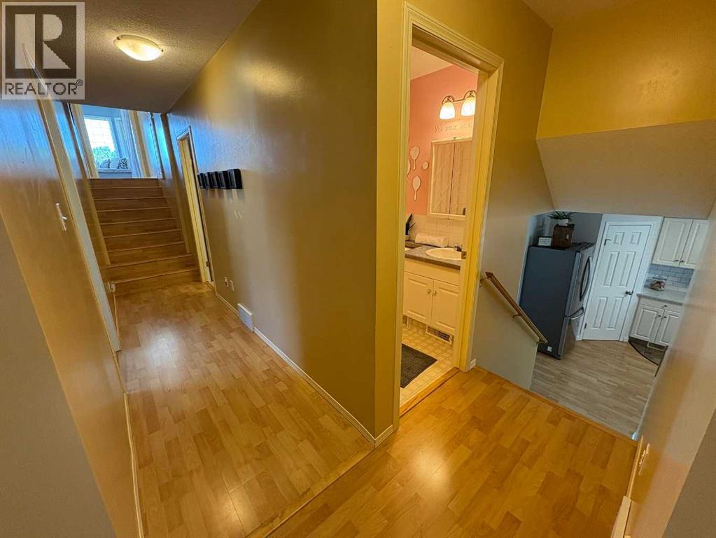 167 Mt Rundle Road W, Lethbridge, Alberta  T1K 7G1 - Photo 9 - A2264578