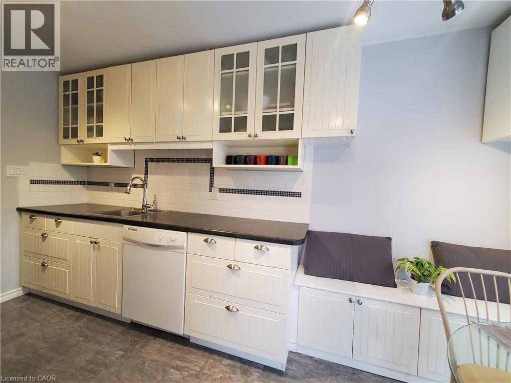 210 Highland Crescent Unit# 19, Kitchener, Ontario  N2M 5H7 - Photo 2 - 40791497