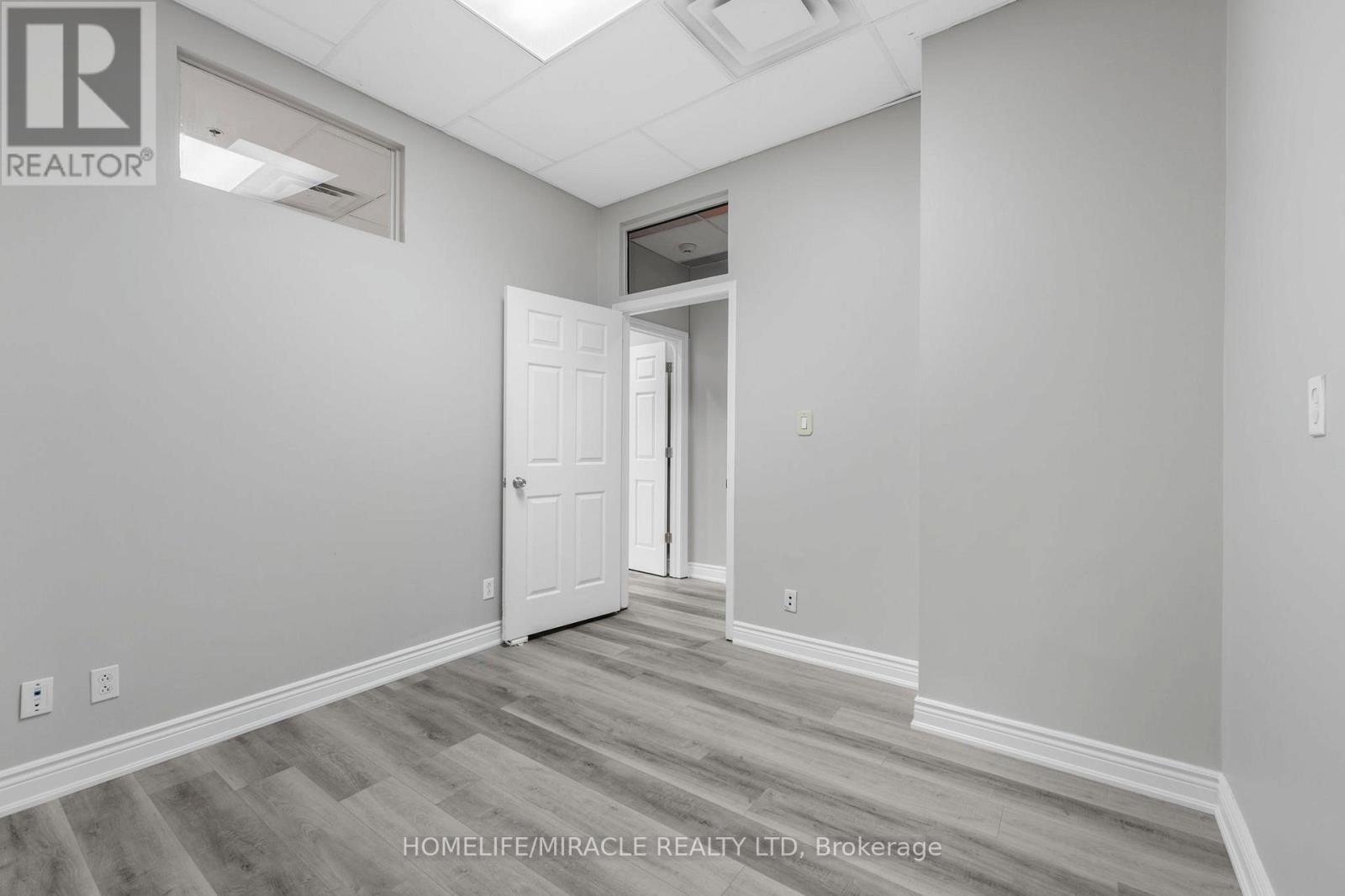 112 (Main Floor) - 2 Automatic Drive, Brampton (Gore Industrial North), Ontario  L6S 6K8 - Photo 18 - W12589662