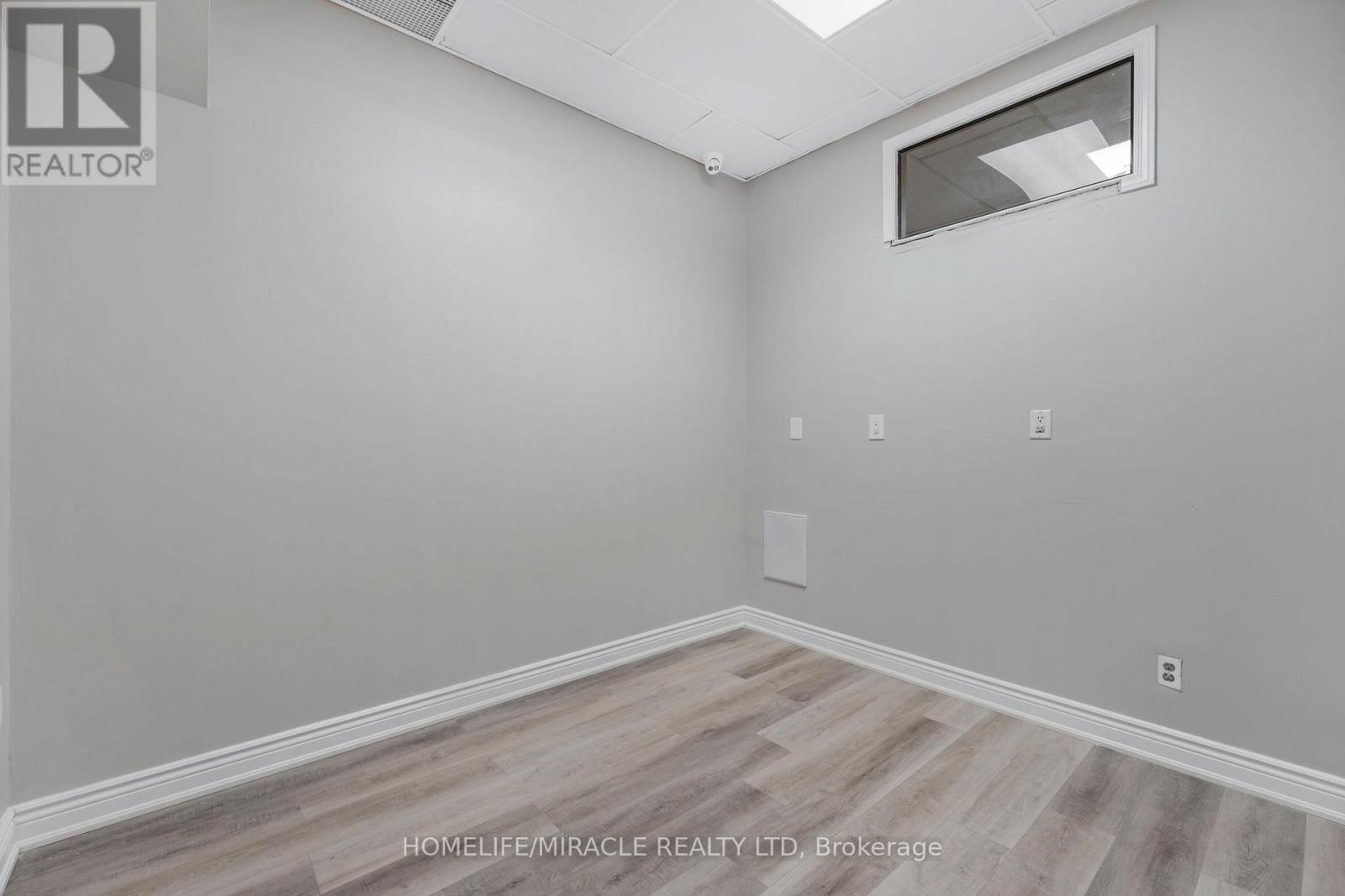 112 (Main Floor) - 2 Automatic Drive, Brampton (Gore Industrial North), Ontario  L6S 6K8 - Photo 21 - W12589662