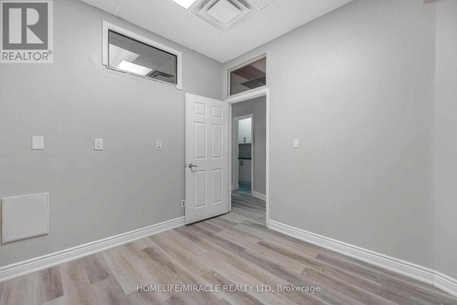 112 (Main Floor) - 2 Automatic Drive, Brampton (Gore Industrial North), Ontario  L6S 6K8 - Photo 23 - W12589662