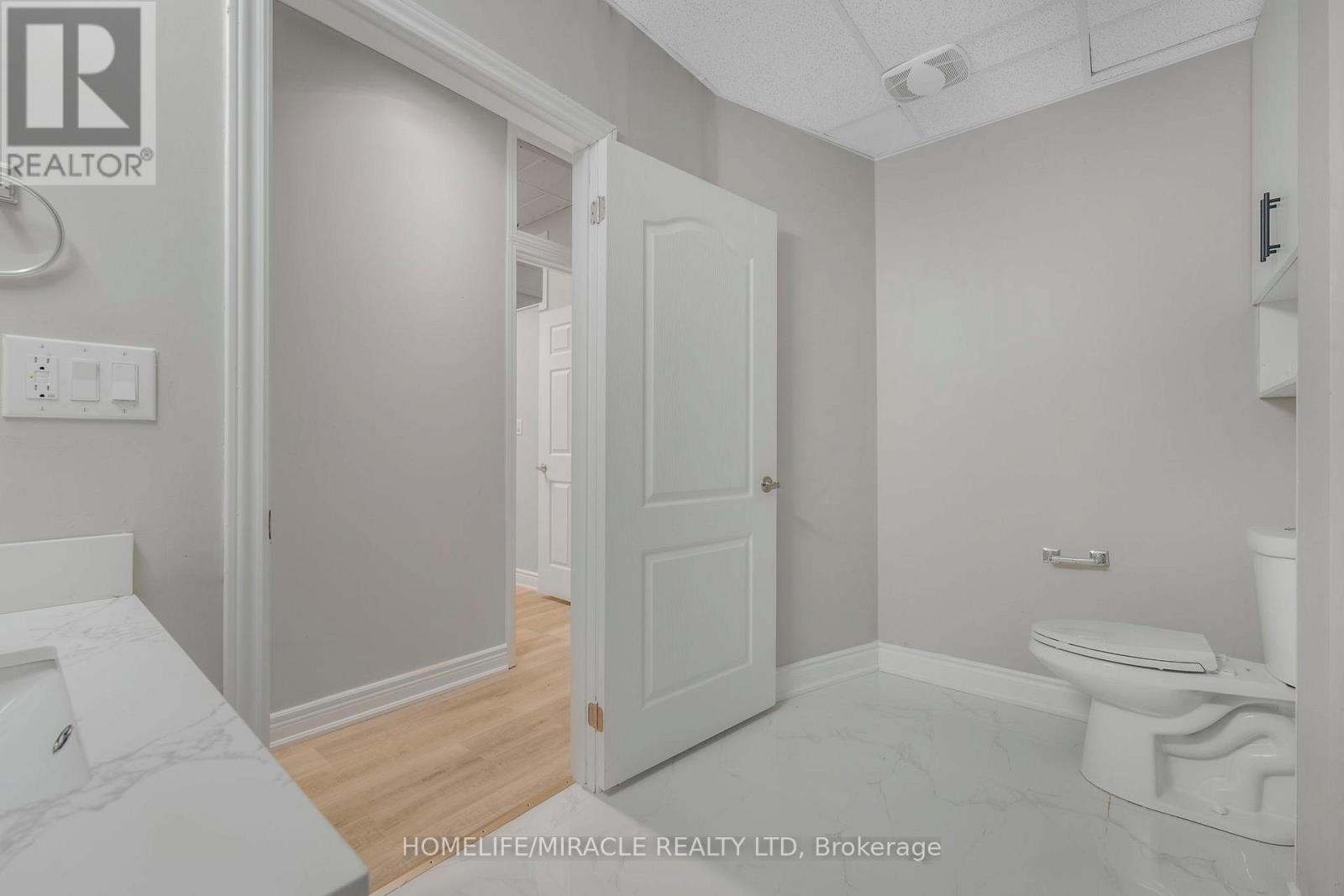 112 (Main Floor) - 2 Automatic Drive, Brampton (Gore Industrial North), Ontario  L6S 6K8 - Photo 25 - W12589662