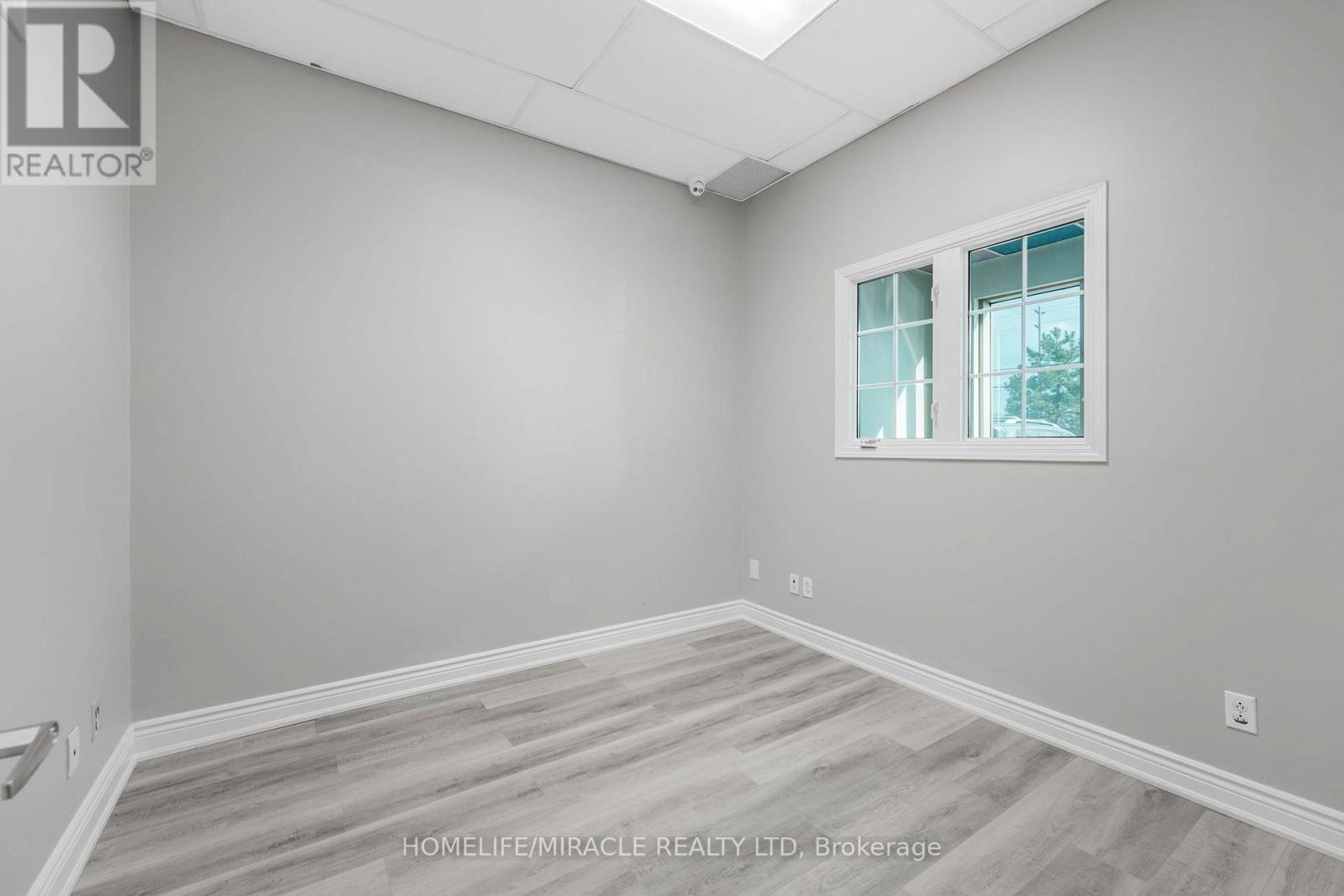 112 (Main Floor) - 2 Automatic Drive, Brampton (Gore Industrial North), Ontario  L6S 6K8 - Photo 11 - W12589662