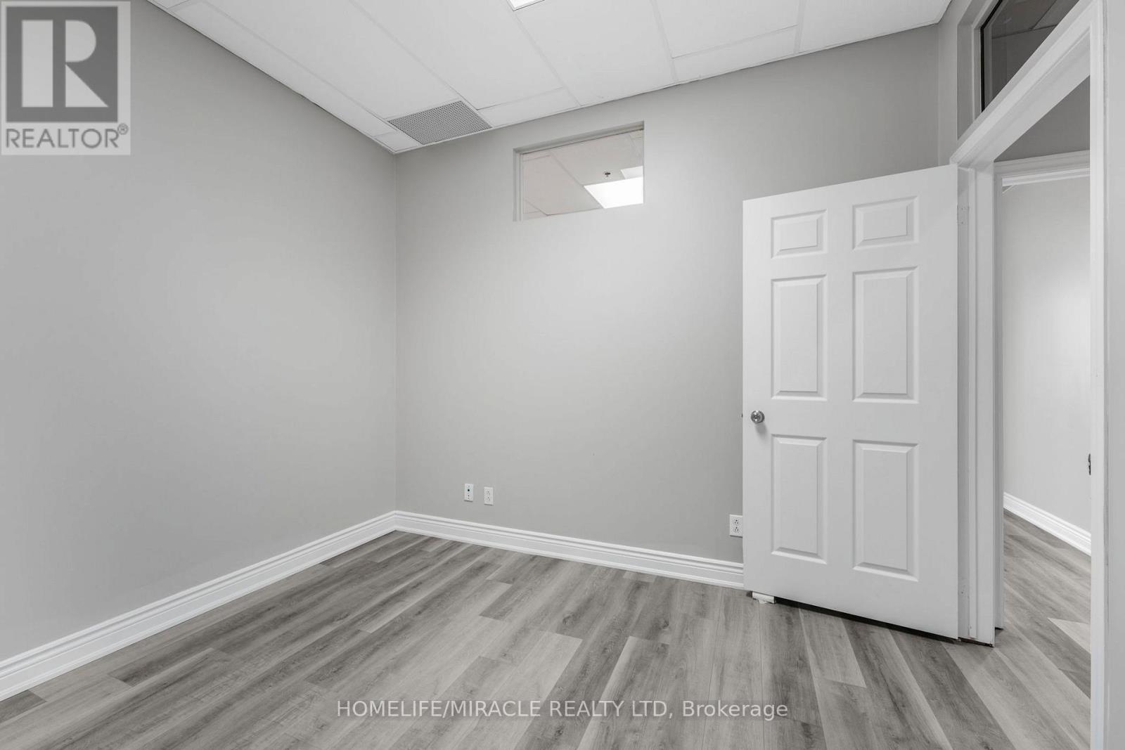 112 (Main Floor) - 2 Automatic Drive, Brampton (Gore Industrial North), Ontario  L6S 6K8 - Photo 19 - W12589662