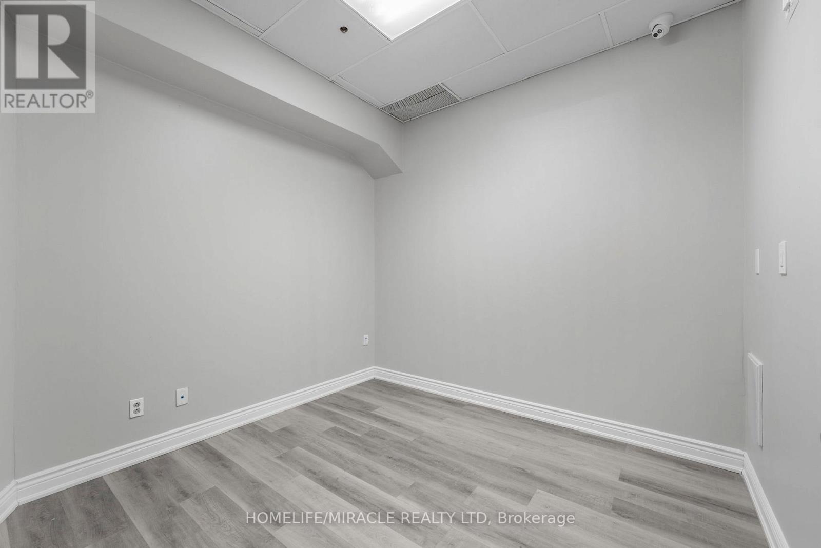 112 (Main Floor) - 2 Automatic Drive, Brampton (Gore Industrial North), Ontario  L6S 6K8 - Photo 20 - W12589662