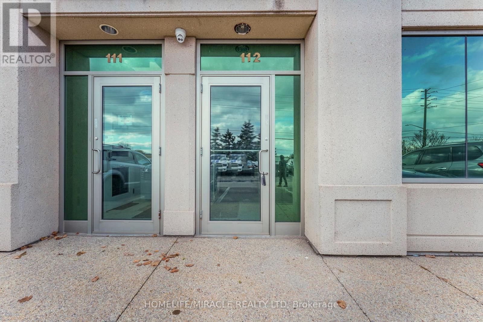 112 (Main Floor) - 2 Automatic Drive, Brampton (Gore Industrial North), Ontario  L6S 6K8 - Photo 3 - W12589662