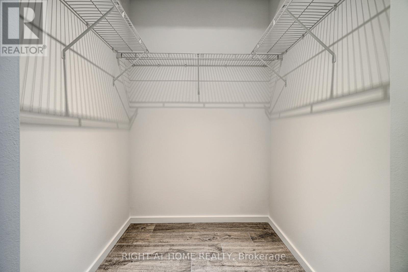 516 - 21 Lawren Harris Square, Toronto (Waterfront Communities), Ontario  M5A 0T4 - Photo 10 - C12590166