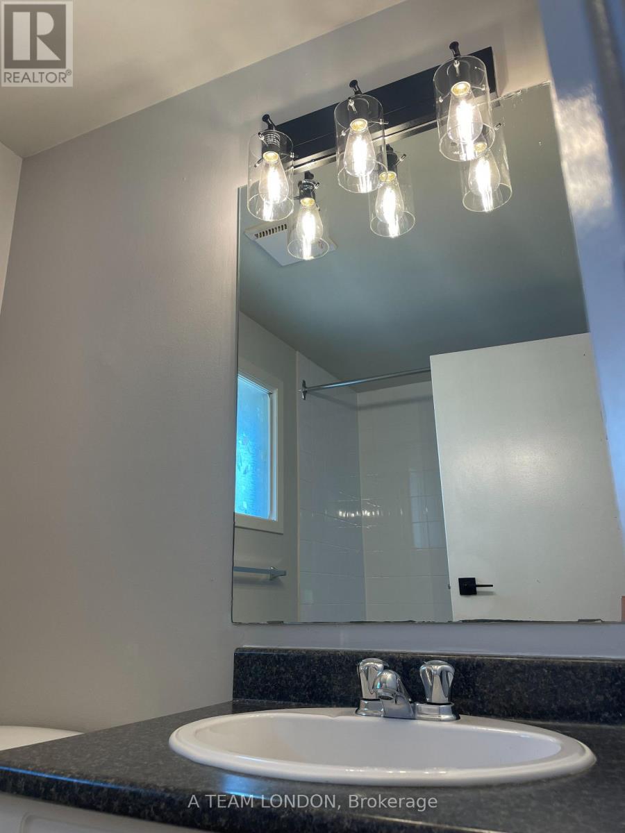 33 - 35 Waterman Avenue, London South, Ontario  N6C 5T7 - Photo 13 - X12347157