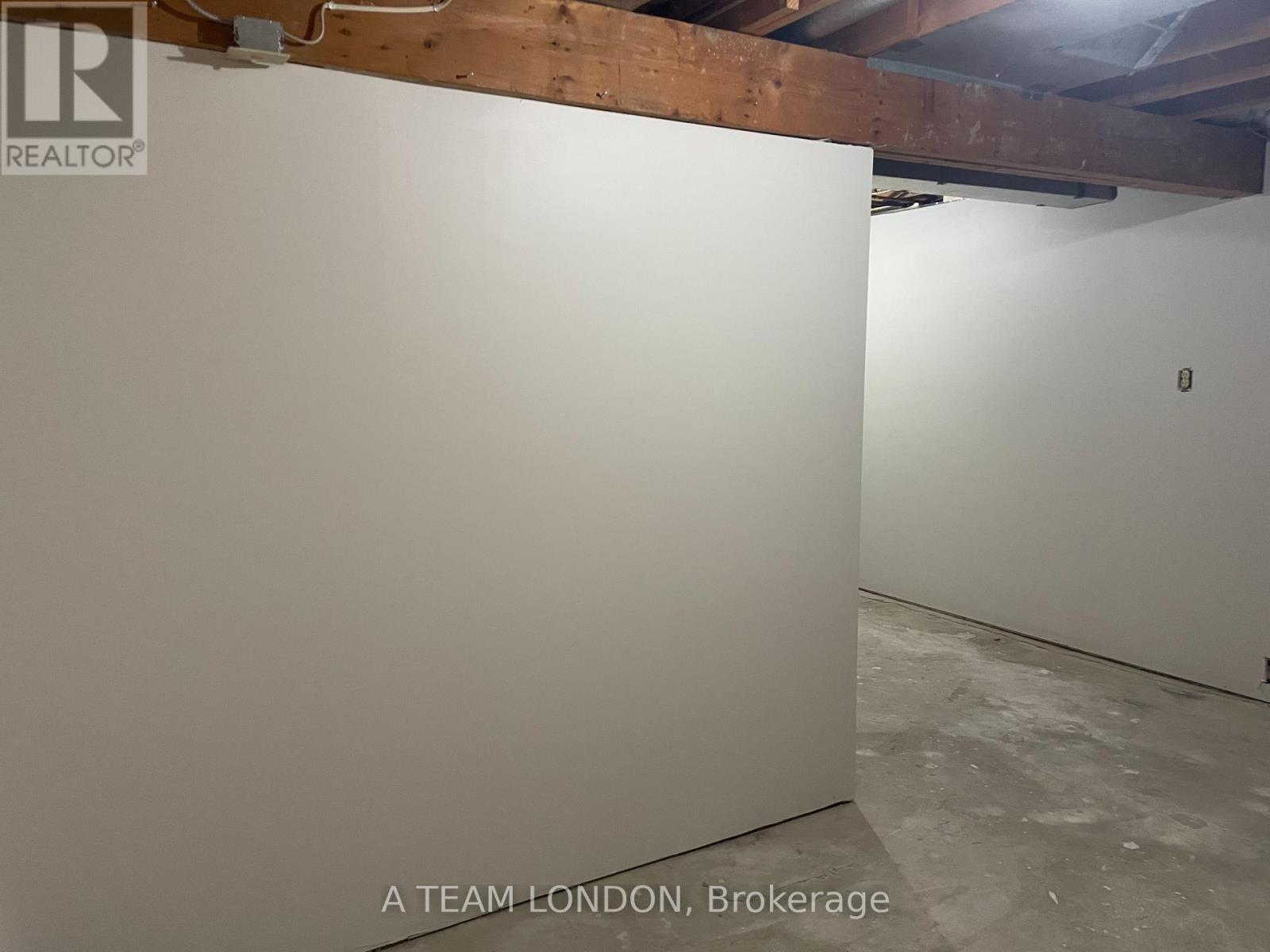 33 - 35 Waterman Avenue, London South, Ontario  N6C 5T7 - Photo 21 - X12347157