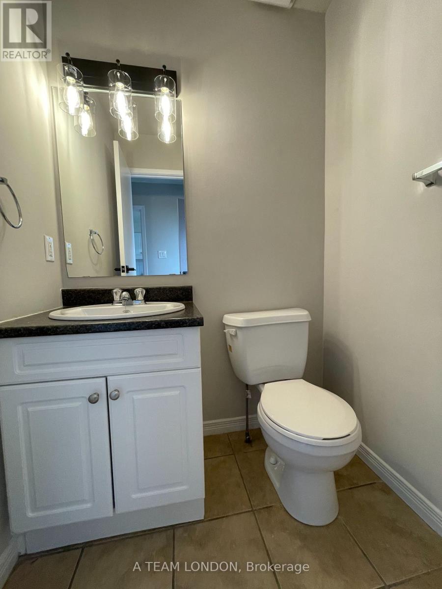 33 - 35 Waterman Avenue, London South, Ontario  N6C 5T7 - Photo 4 - X12347157