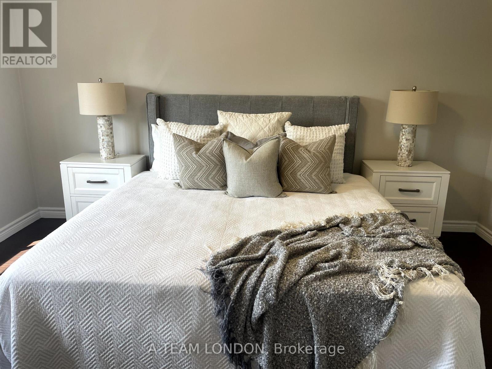 44 - 355 Sandringham Crescent, London South, Ontario N6C 5K3 - Photo 14 - X12434190