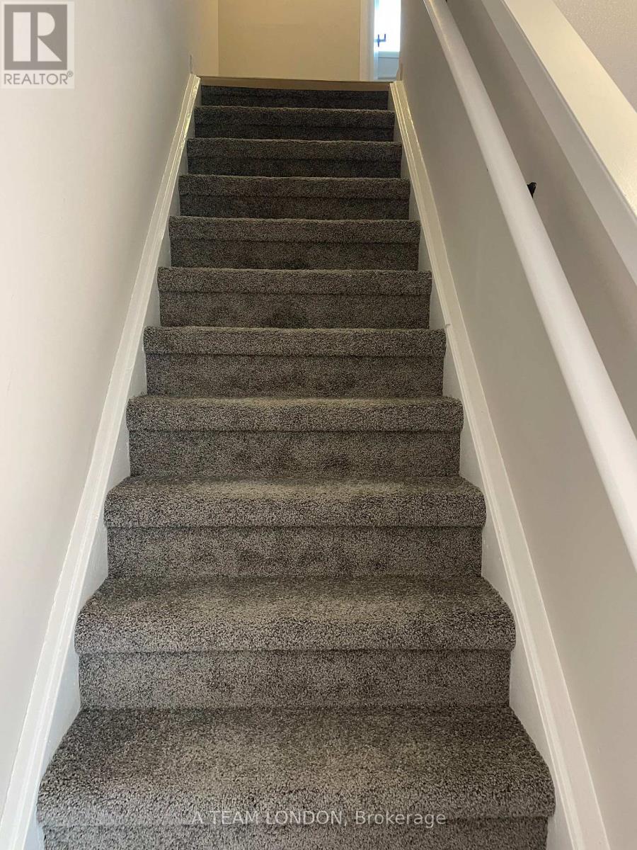 33 - 35 Waterman Avenue, London South, Ontario  N6C 5T7 - Photo 10 - X12347157