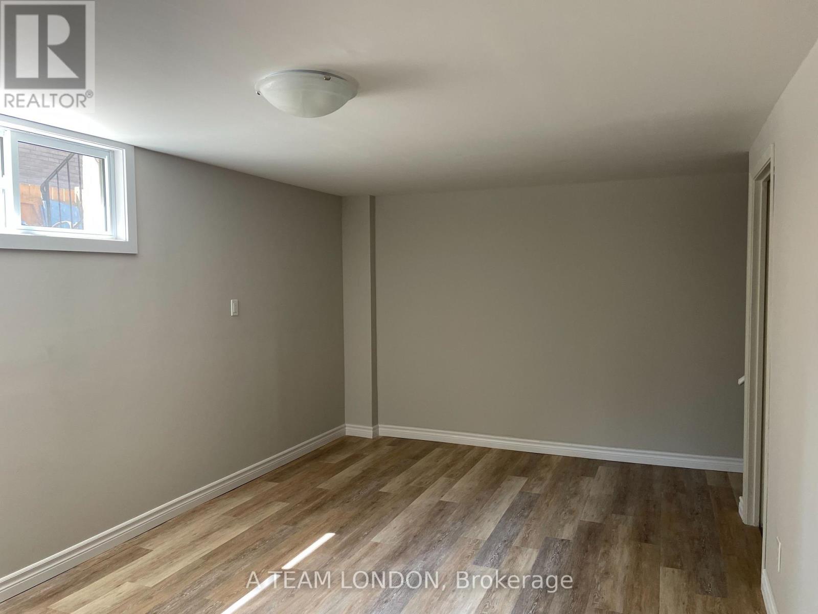 33 - 35 Waterman Avenue, London South, Ontario  N6C 5T7 - Photo 20 - X12347157