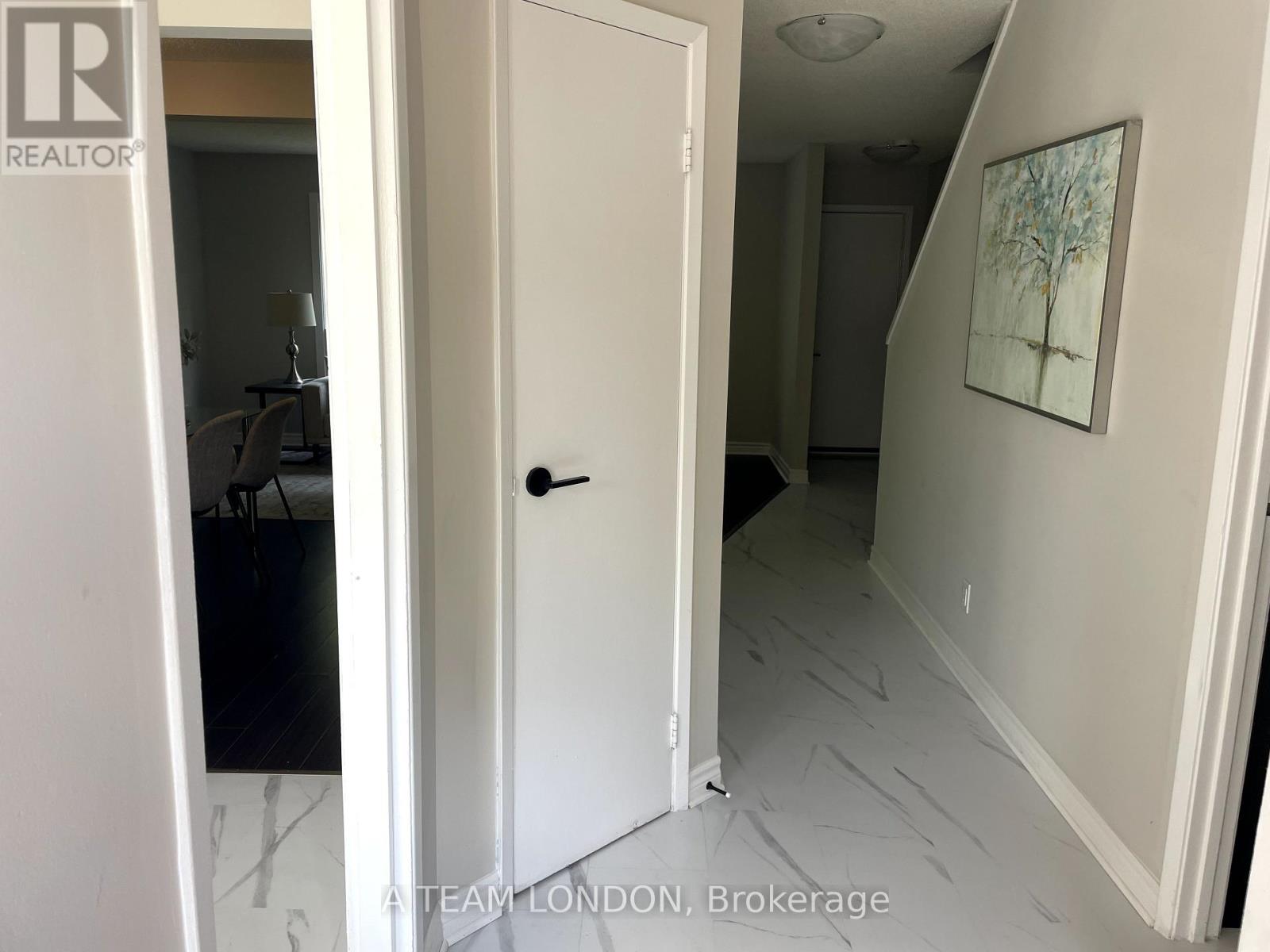 44 - 355 Sandringham Crescent, London South, Ontario N6C 5K3 - Photo 21 - X12434190