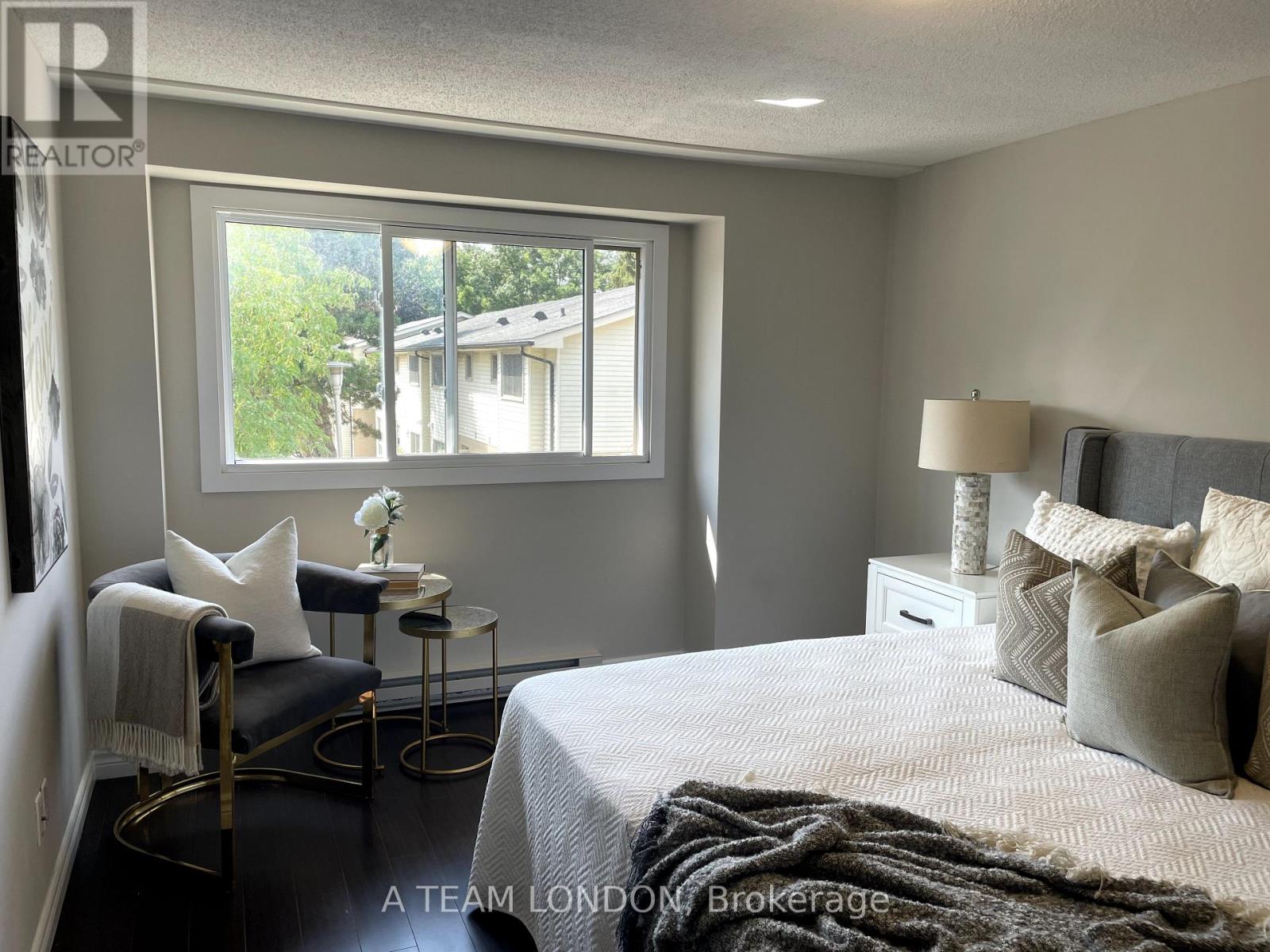 44 - 355 Sandringham Crescent, London South, Ontario N6C 5K3 - Photo 15 - X12434190