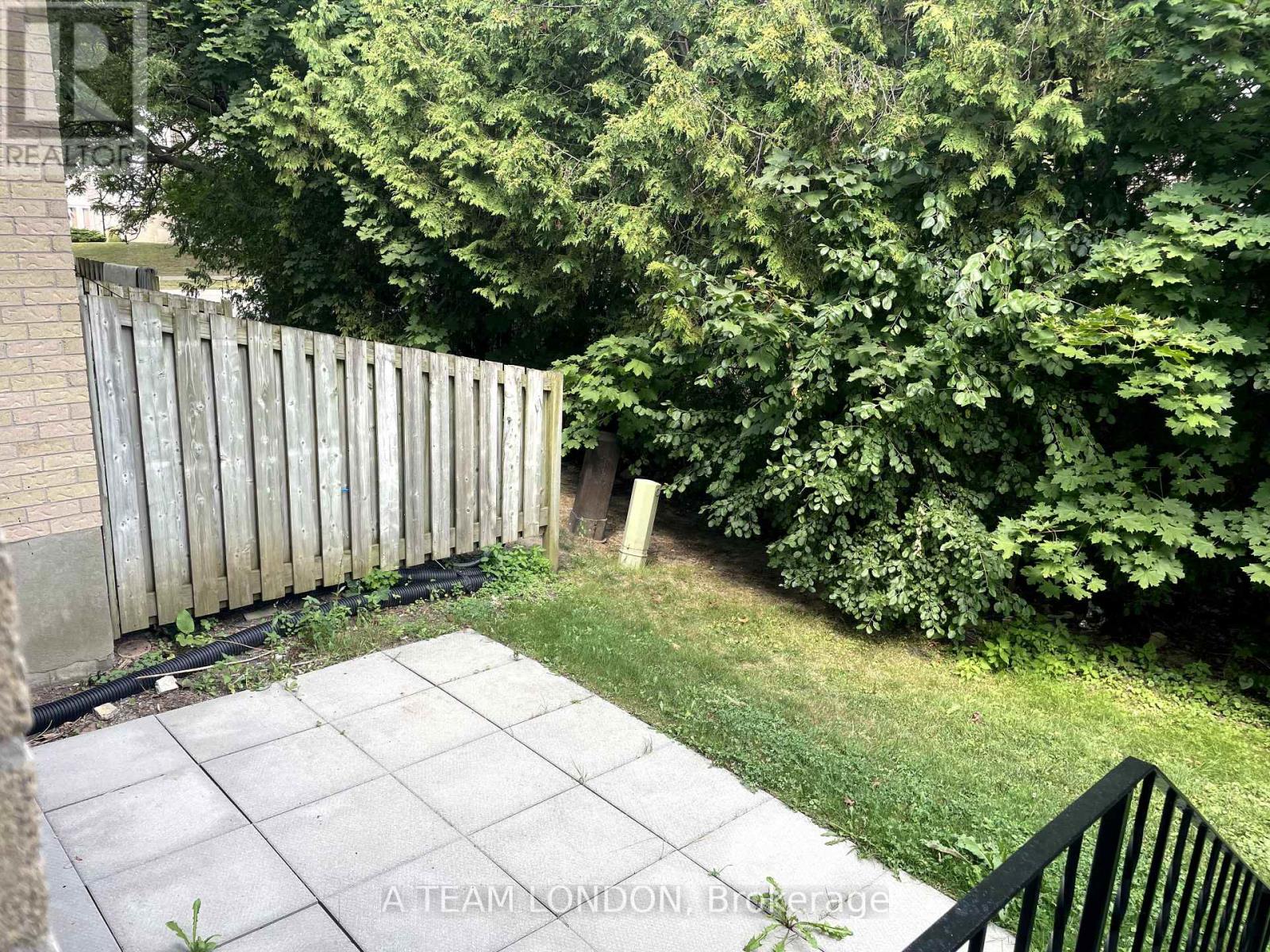 44 - 355 Sandringham Crescent, London South, Ontario N6C 5K3 - Photo 25 - X12434190