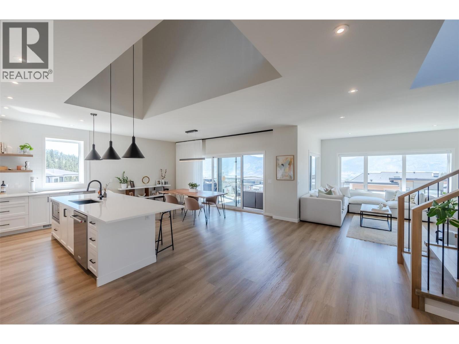 174 FAWN Court Penticton Photo 5 174 FAWN Court Penticton Photo 5