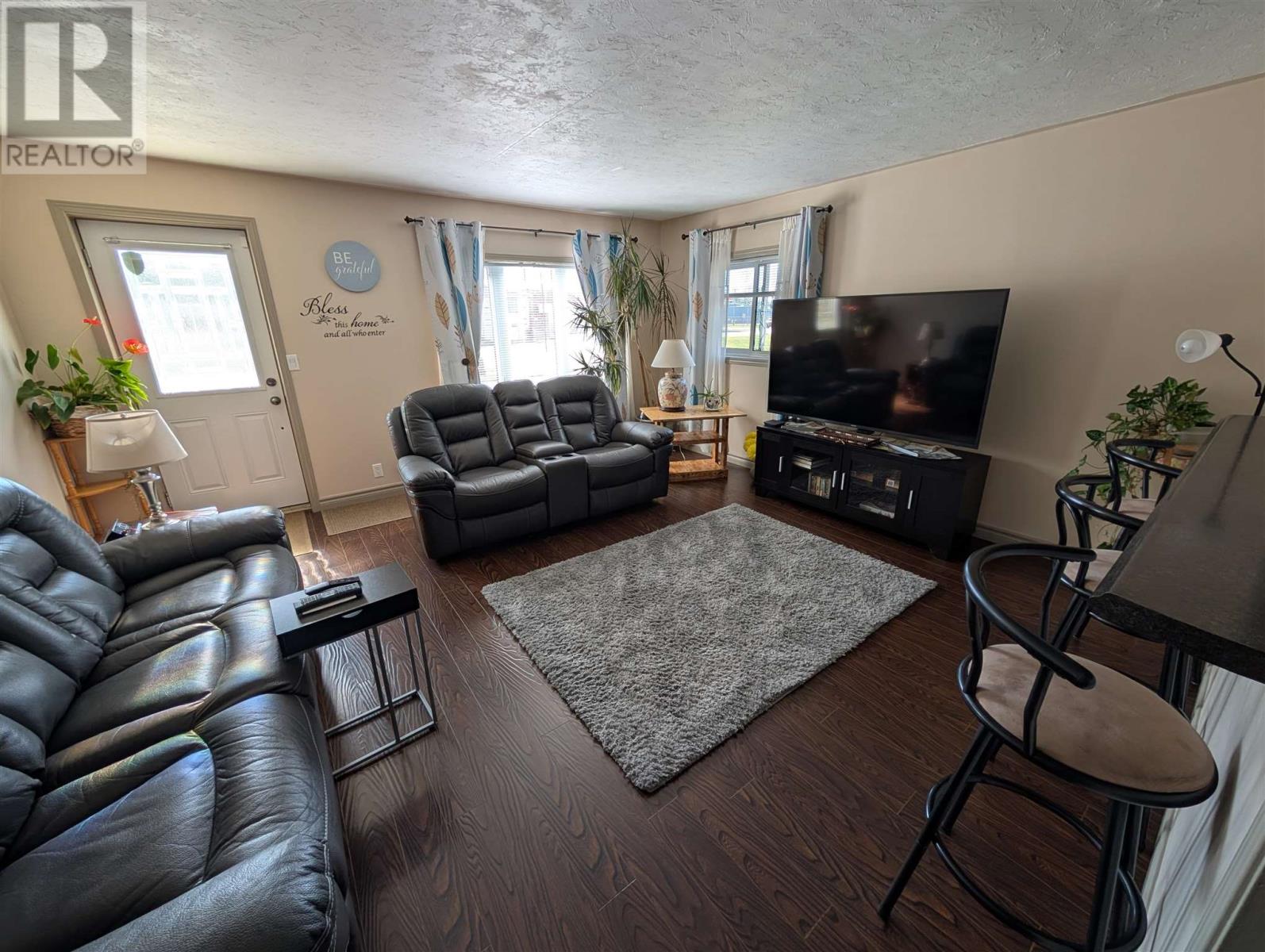 59 Winston Rd, Wawa, Ontario P0S 1K0 - Photo 5 - SM252432