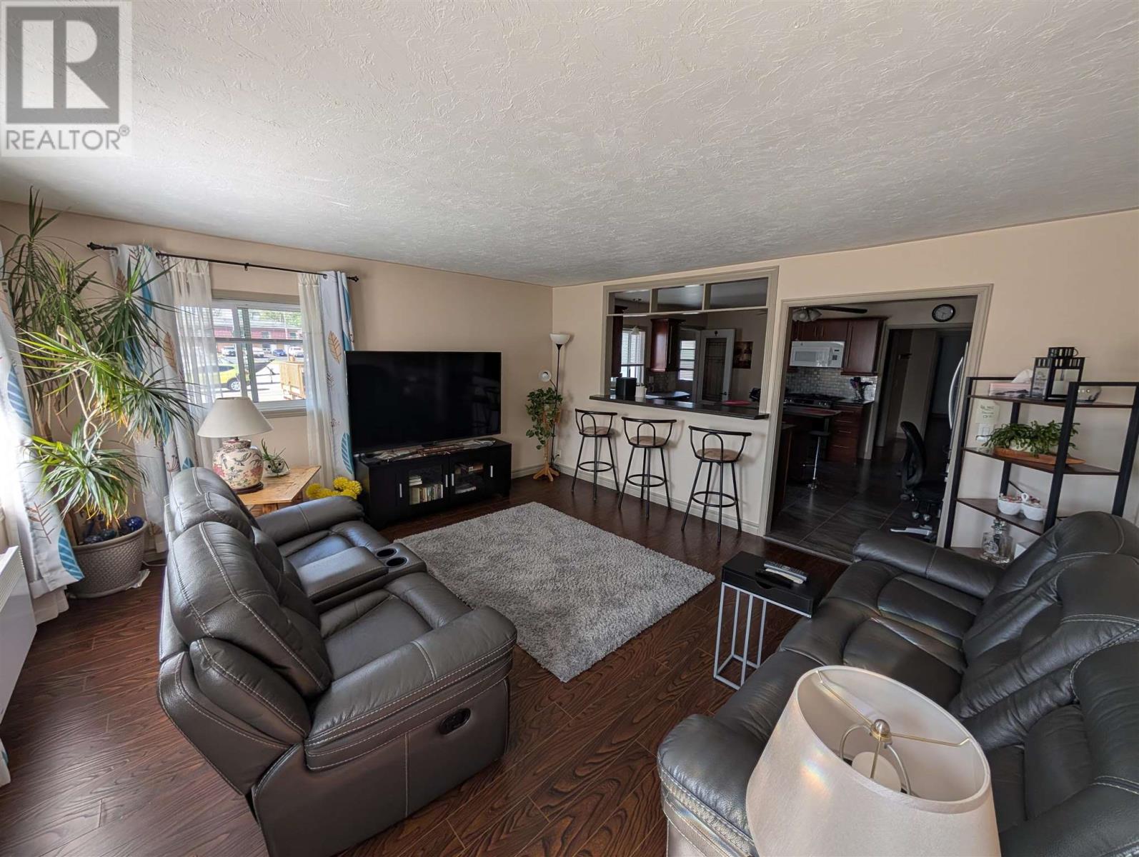 59 Winston Rd, Wawa, Ontario P0S 1K0 - Photo 4 - SM252432