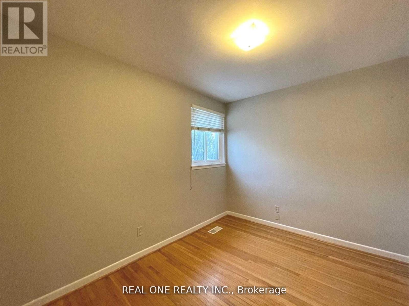 17 Valleycrest Avenue, Markham, Ontario  L3P 1H6 - Photo 8 - N12590202