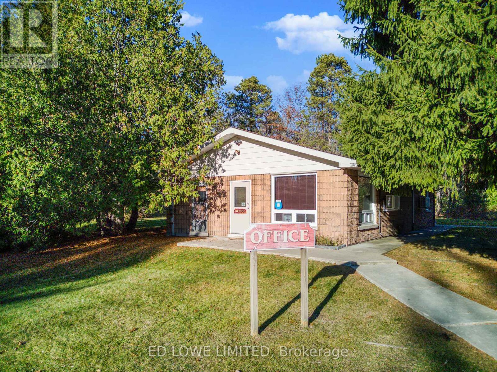 3761 Horseshoe Valley Road W, Springwater, Ontario L9X 1E8 - Photo 10 - S12590110