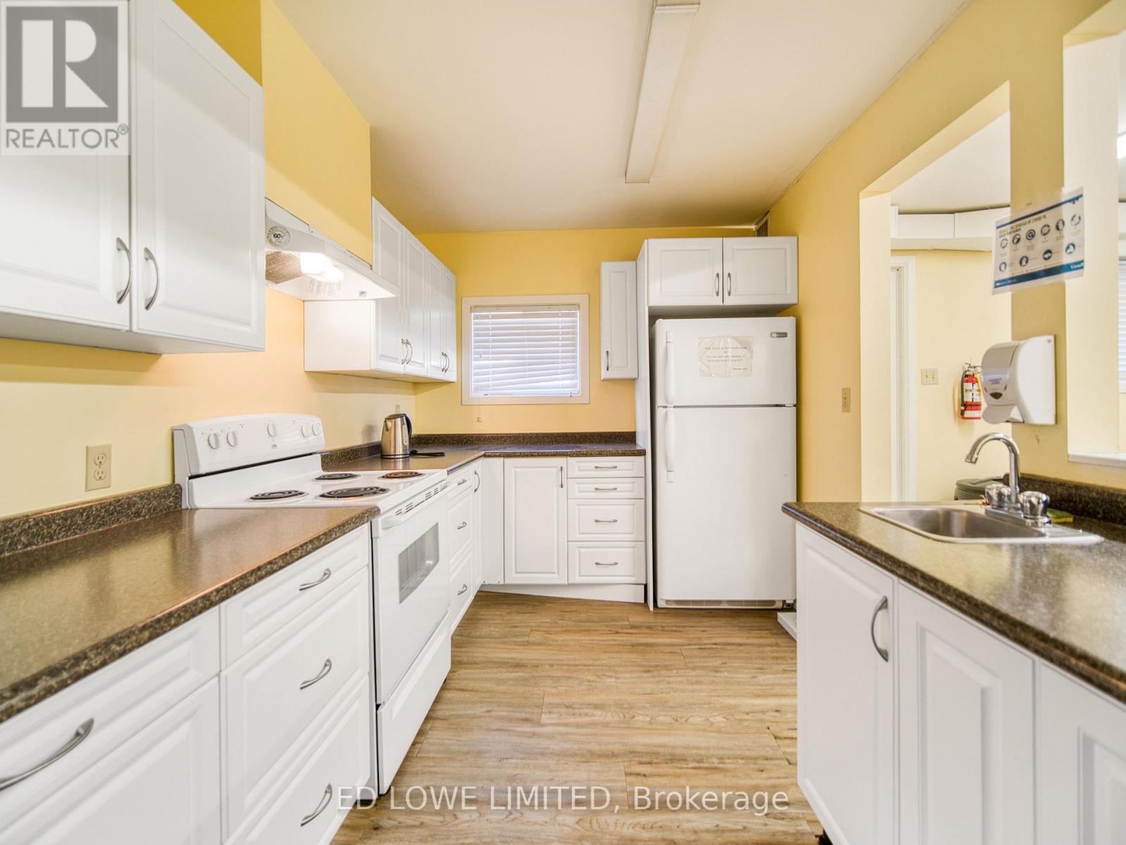 3761 Horseshoe Valley Road W, Springwater, Ontario L9X 1E8 - Photo 36 - S12590110