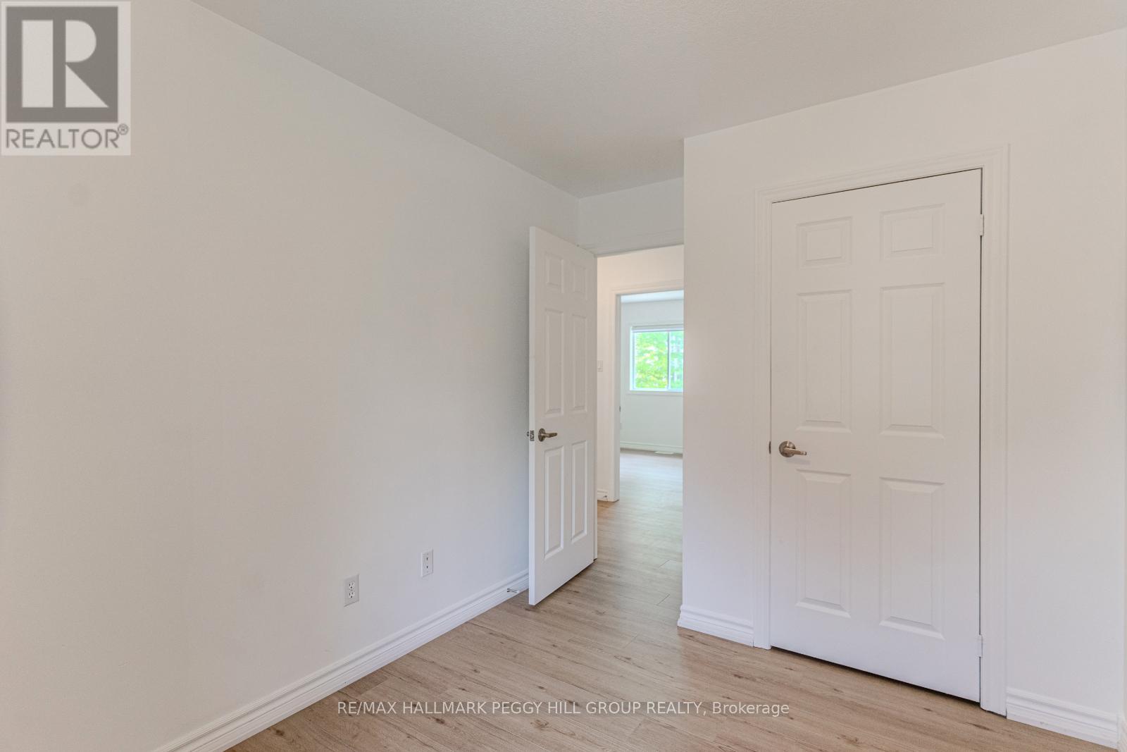 Upper - 32 54th Street S, Wasaga Beach, Ontario  L9Z 1W9 - Photo 9 - S12590118