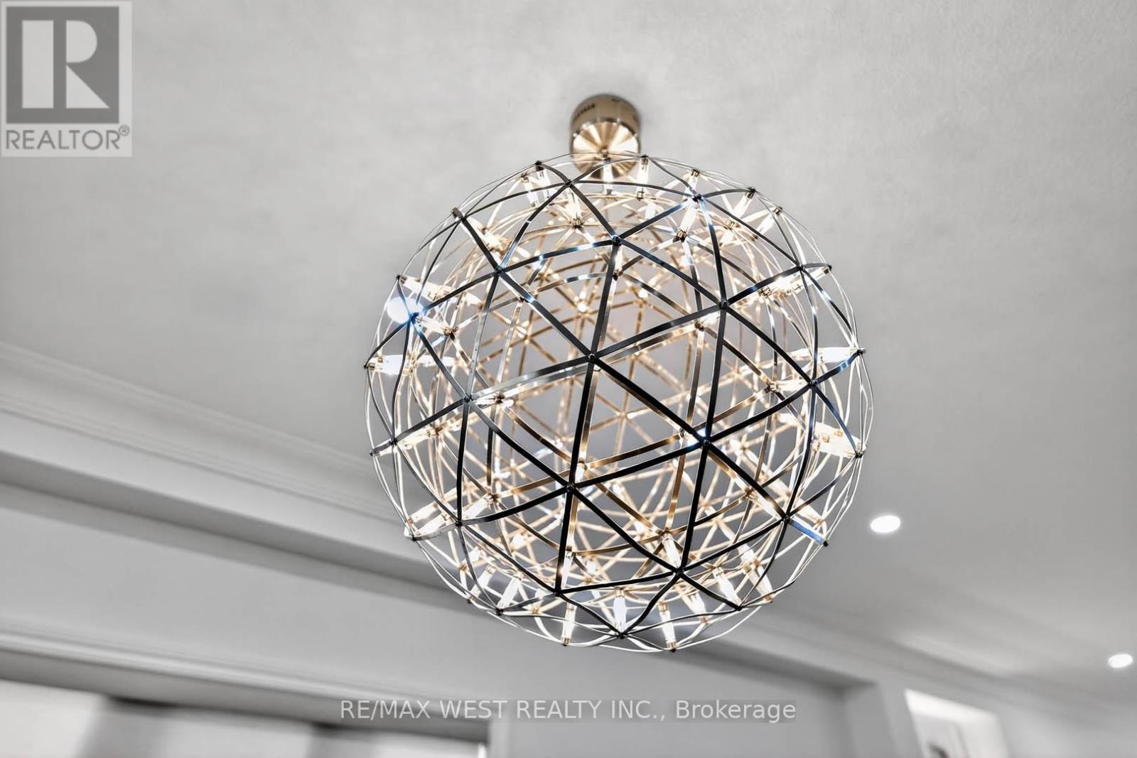 209 King Street South Street S, New Tecumseth, Ontario L9R 0A7 - Photo 10 - N12563522