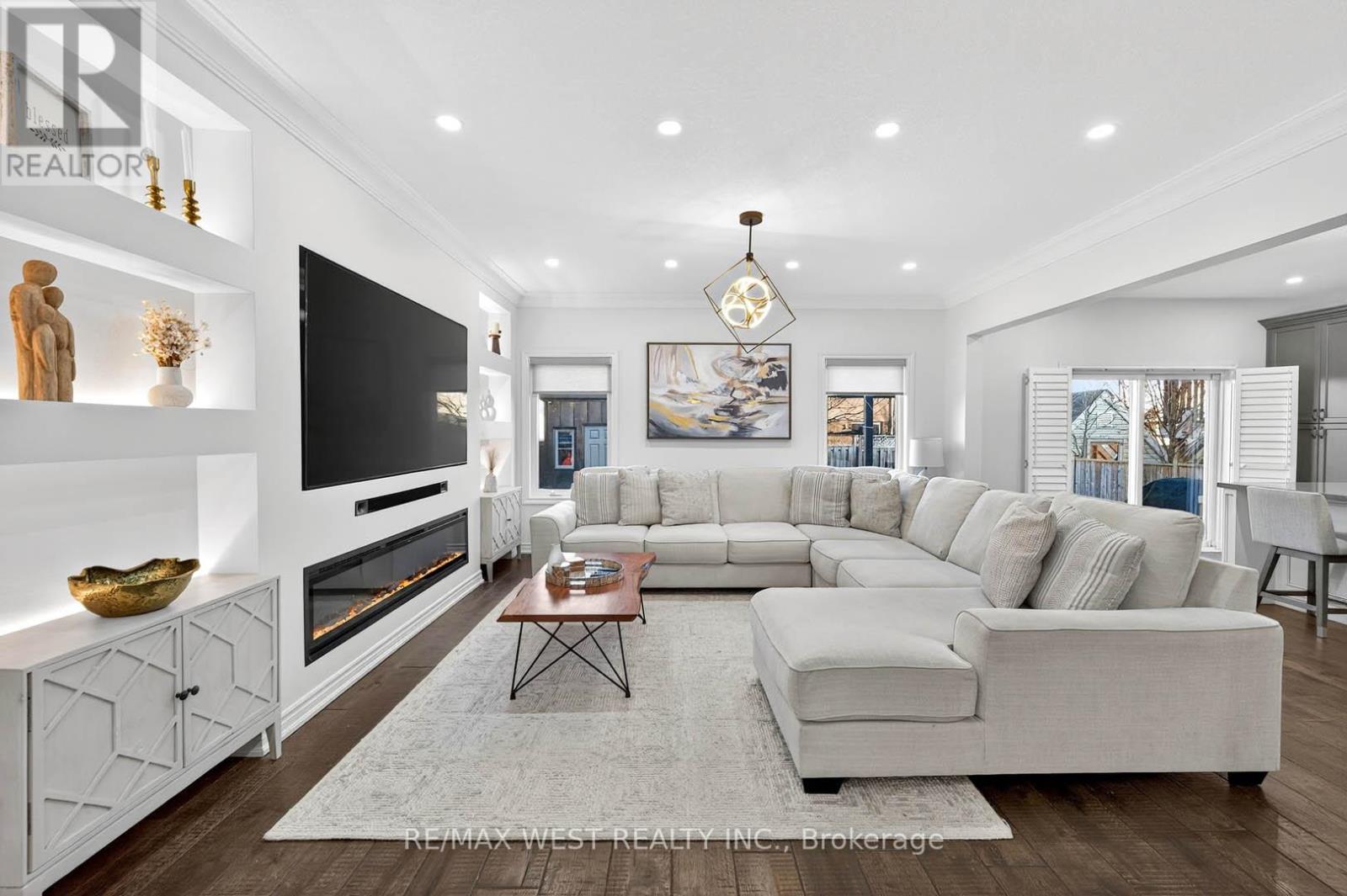 209 King Street South Street S, New Tecumseth, Ontario L9R 0A7 - Photo 11 - N12563522