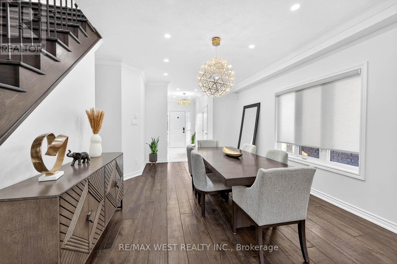 209 King Street South Street S, New Tecumseth, Ontario L9R 0A7 - Photo 9 - N12563522