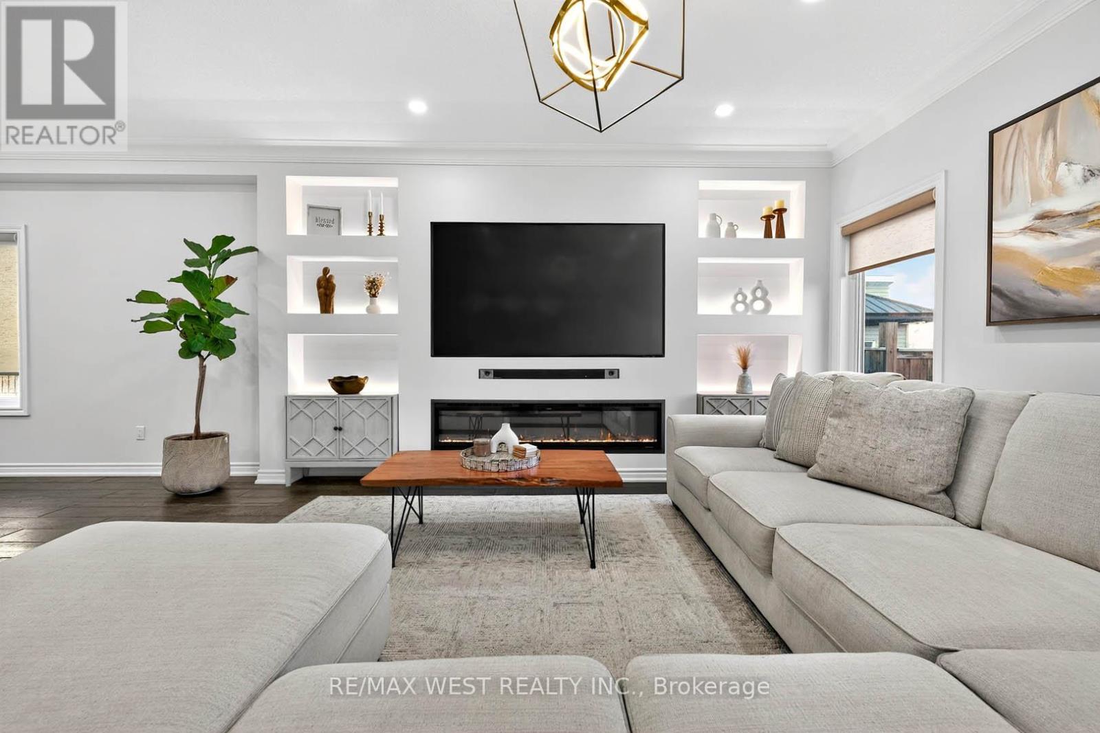 209 King Street South Street S, New Tecumseth, Ontario L9R 0A7 - Photo 12 - N12563522