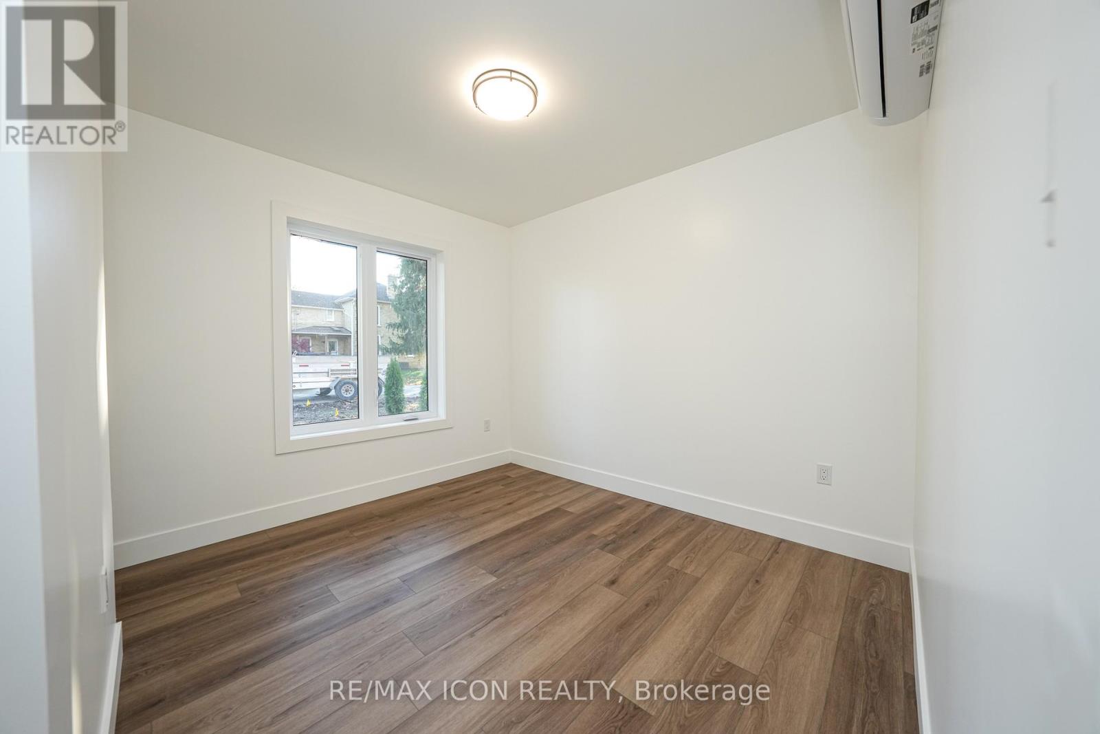 1 - 218 Ardross Street, North Middlesex (Parkhill), Ontario  N0M 2K0 - Photo 3 - X12590382