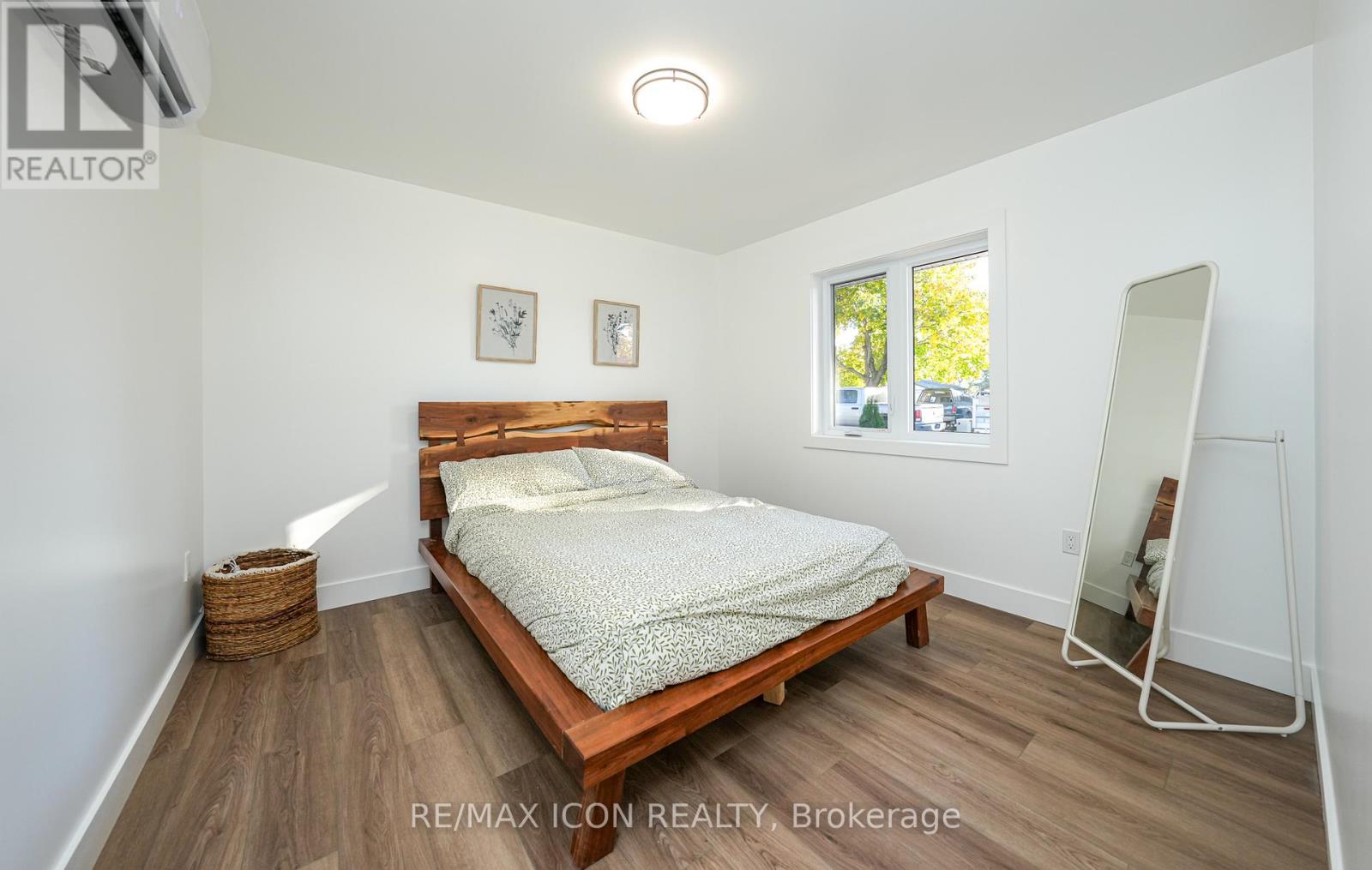 2 - 218 Ardross Street, North Middlesex (Parkhill), Ontario  N0M 2K0 - Photo 3 - X12590430