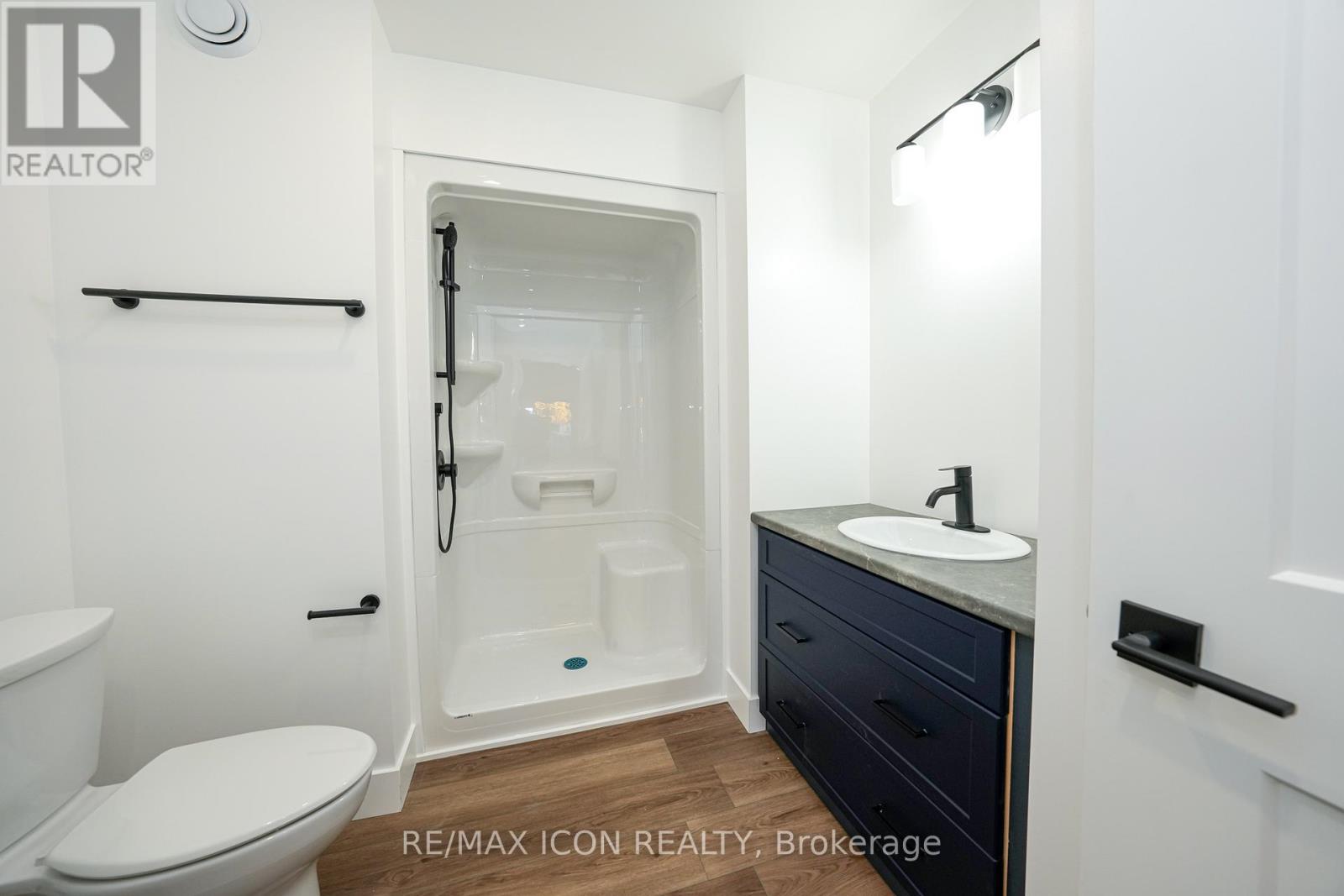 2 - 220 Ardross Street E, North Middlesex (Parkhill), Ontario  N0M 2K0 - Photo 11 - X12590432