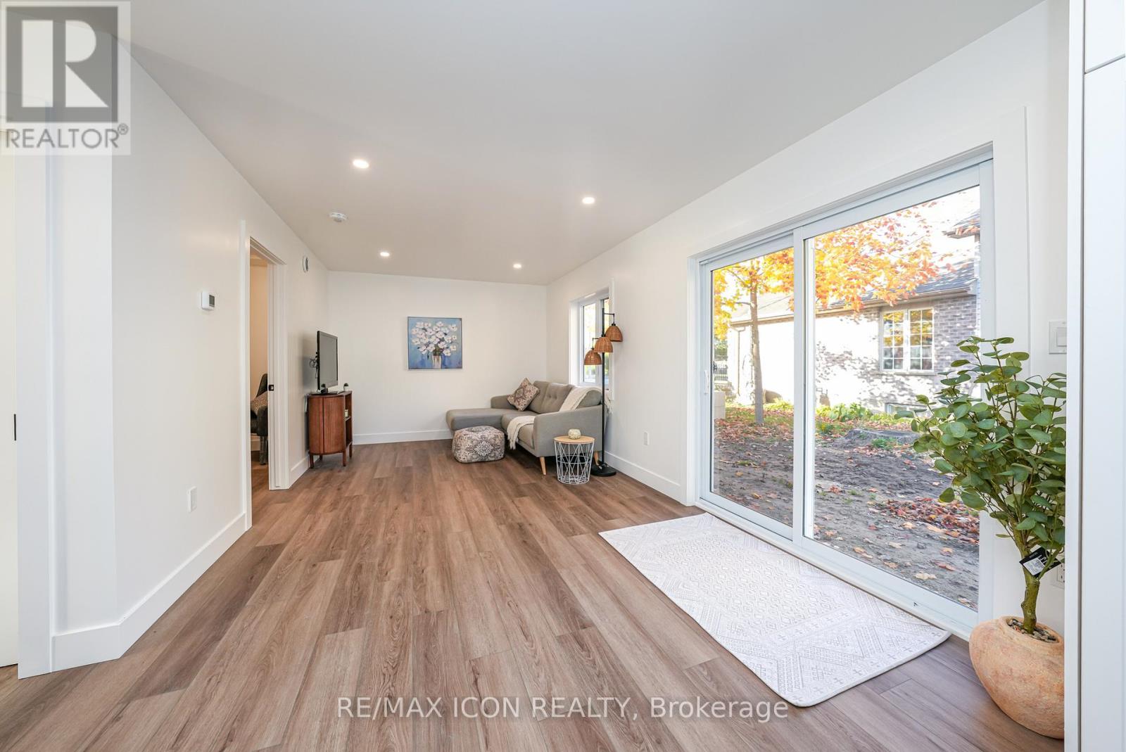 1 - 220 Ardross Street E, North Middlesex (Parkhill), Ontario  N0M 2K0 - Photo 2 - X12590436